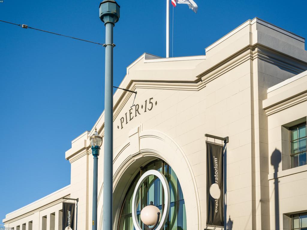 ការវិនិយោគក្នុងបច្ចេកវិទ្យា: ឱកាសនិងវិបត្តិ